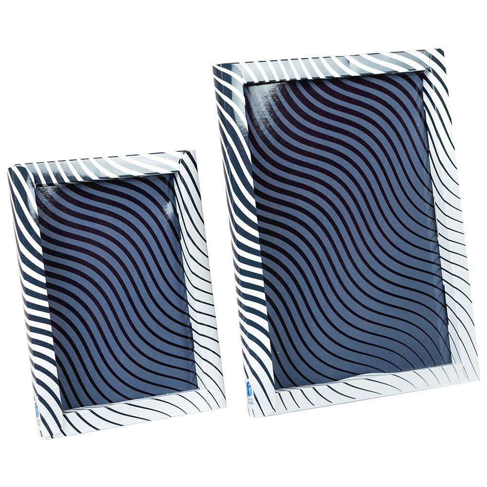 medal book waves MBA 303